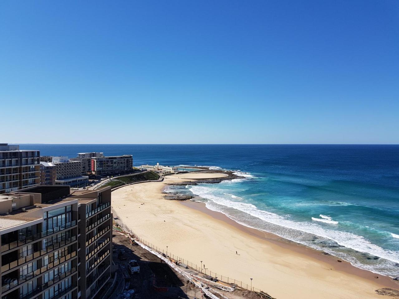 Beau Monde Apartments Newcastle - Horizon Newcastle Beach 외부 사진